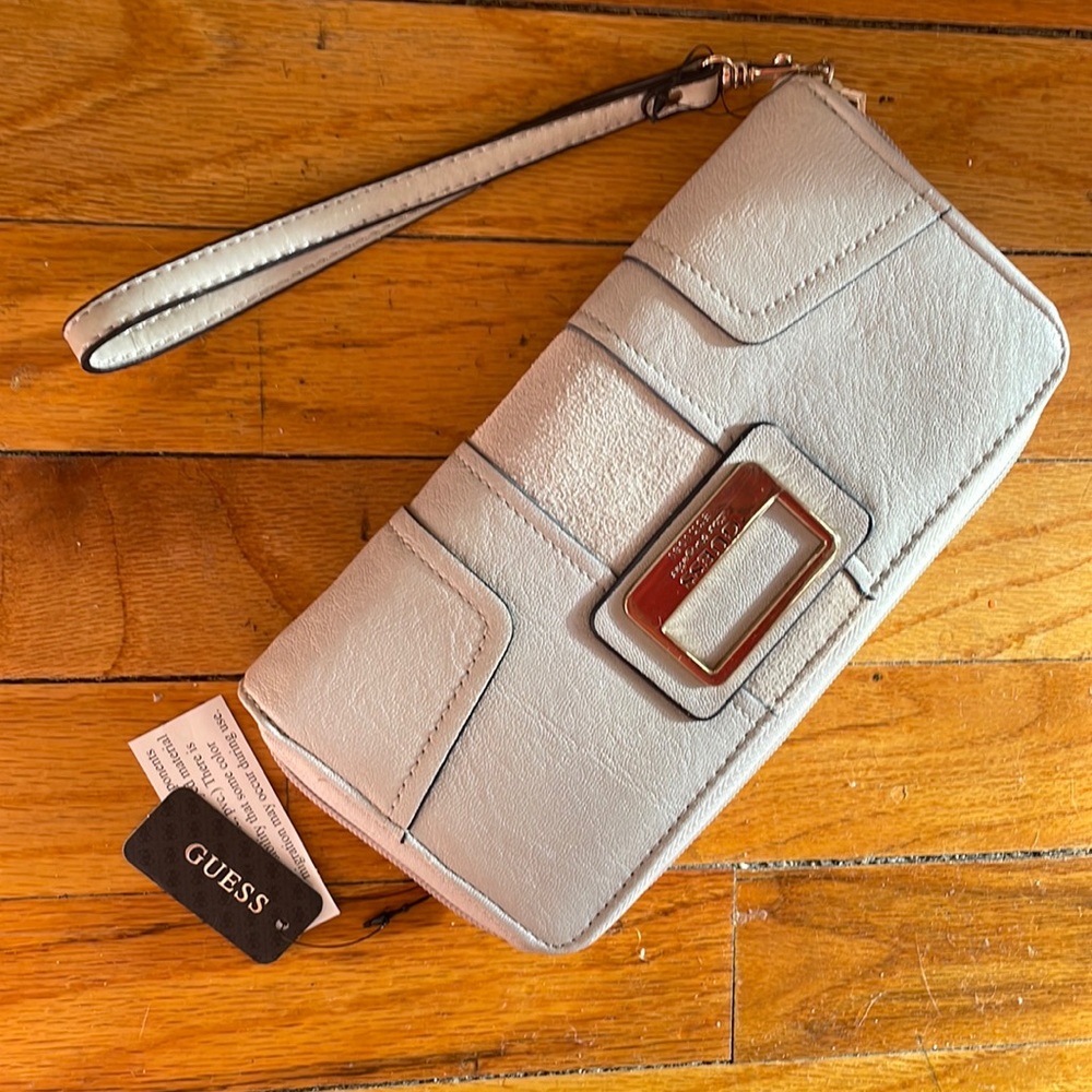 guess ,Los Angeles , color Chalk , Westbrook Slg, $50